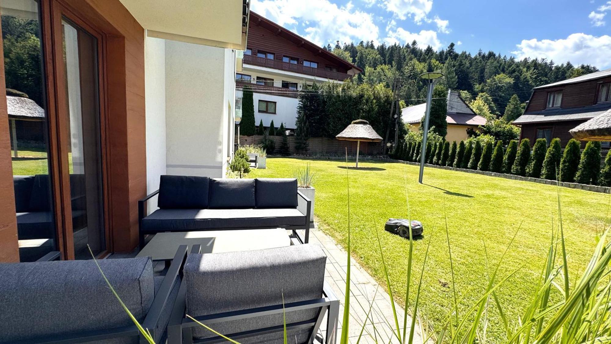 Villa Monica Apartamenty Щирк Экстерьер фото